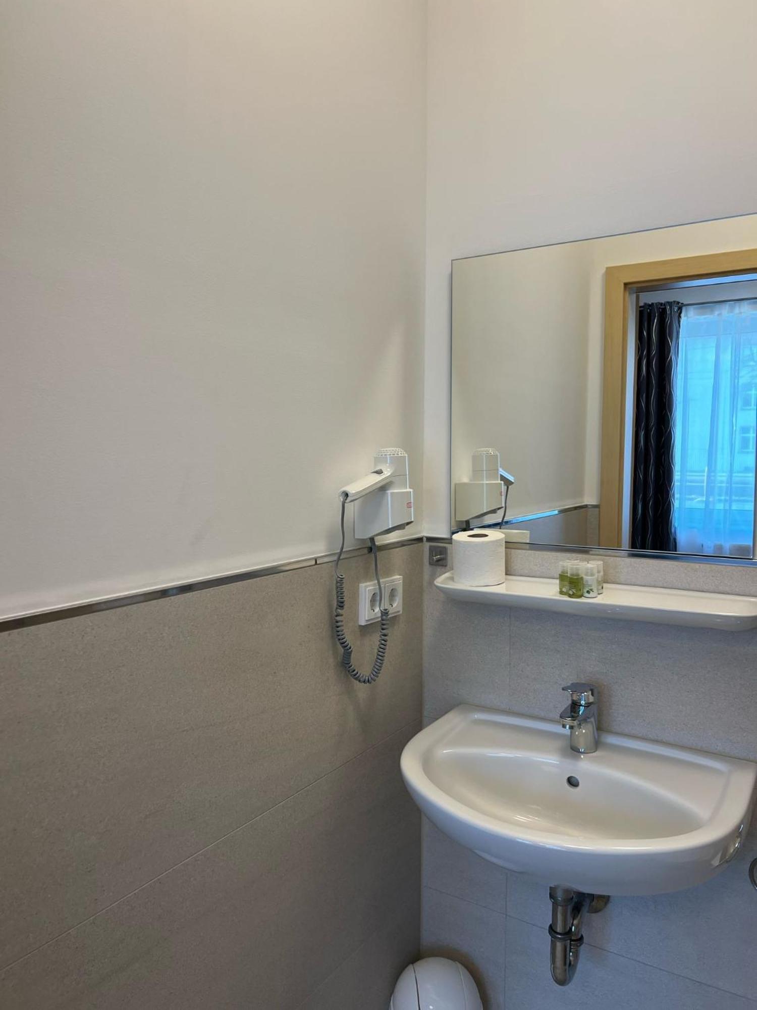 Avento Hotel Hannover Langenhagen  Екстериор снимка